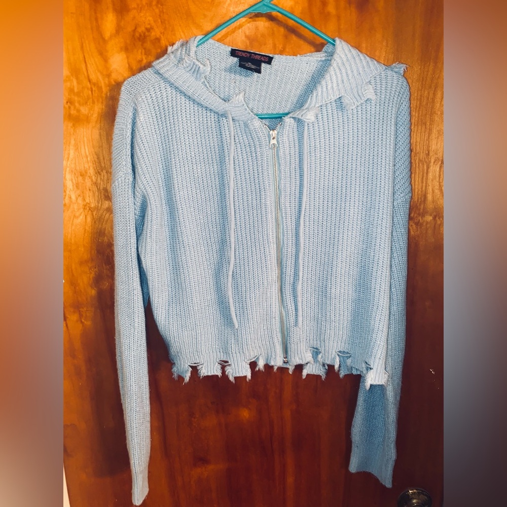 TRENDY THREADS WOMANS cropped, light blue ribbed knit cardigan SZ XL - Picture 2 of 4